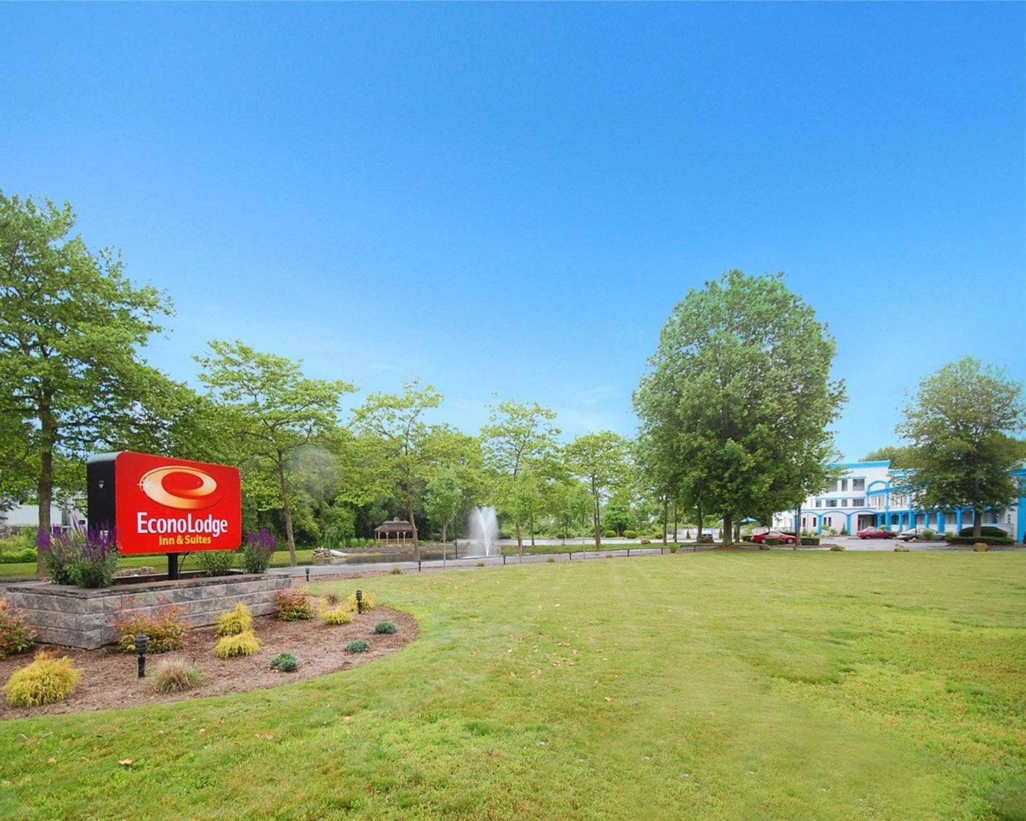 Econo Lodge Inn & Suites Old Saybrook - Westbrook Exterior foto